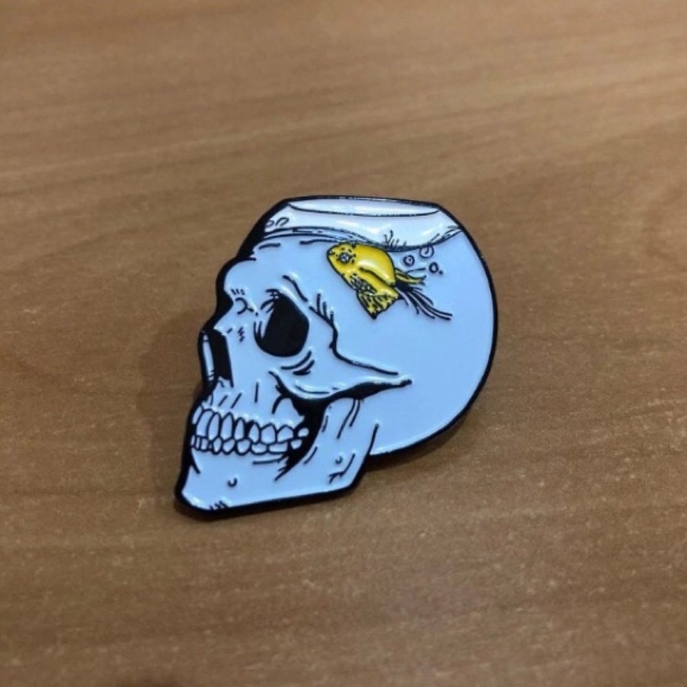 🎉 New Dead Fish in a Skeleton Fishbowl Pin